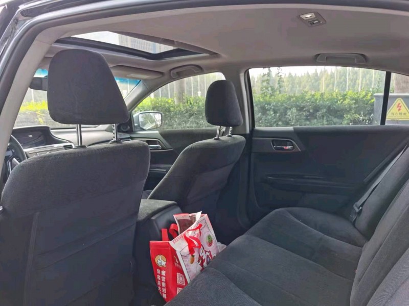 邢台15年本田雅阁3