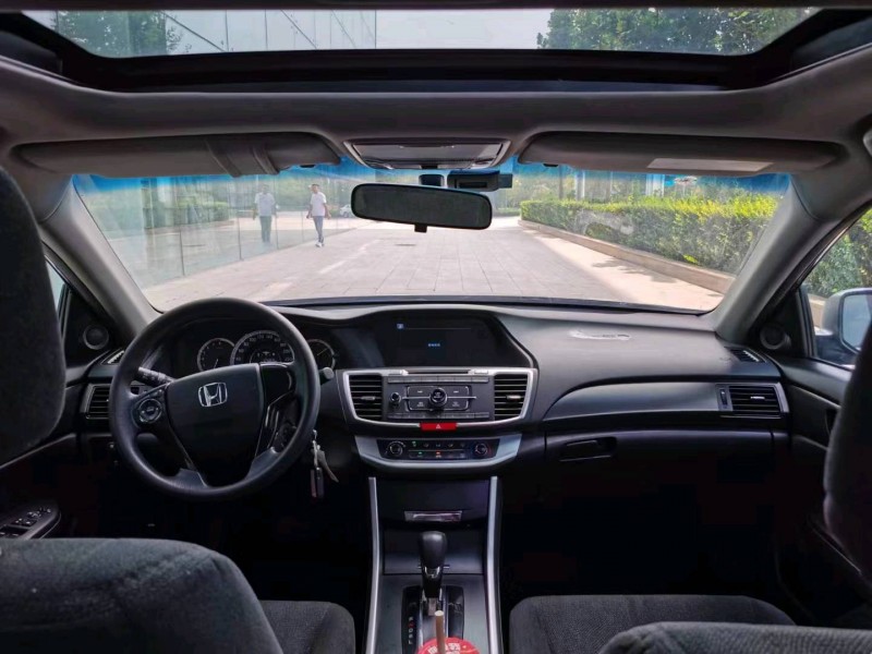 邢台15年本田雅阁2