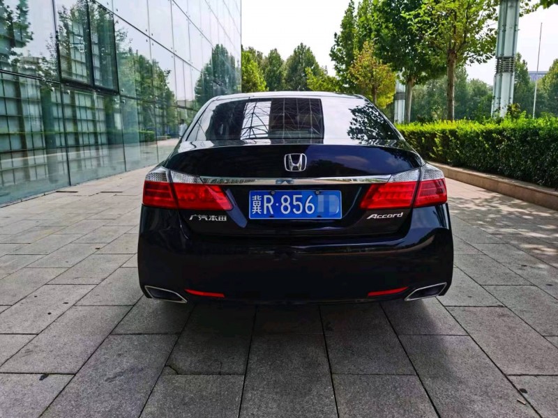 邢台15年本田雅阁5