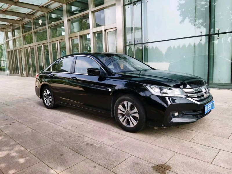 邢台15年本田雅阁7