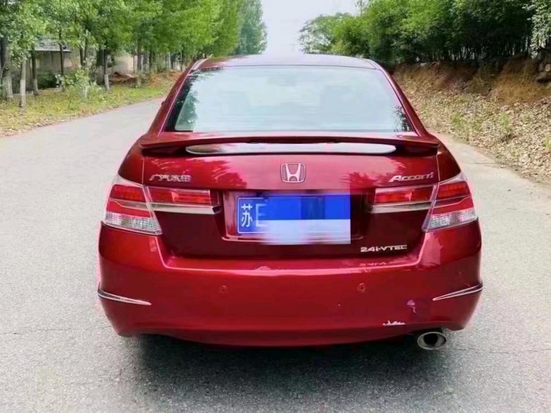 青岛12年本田雅阁6