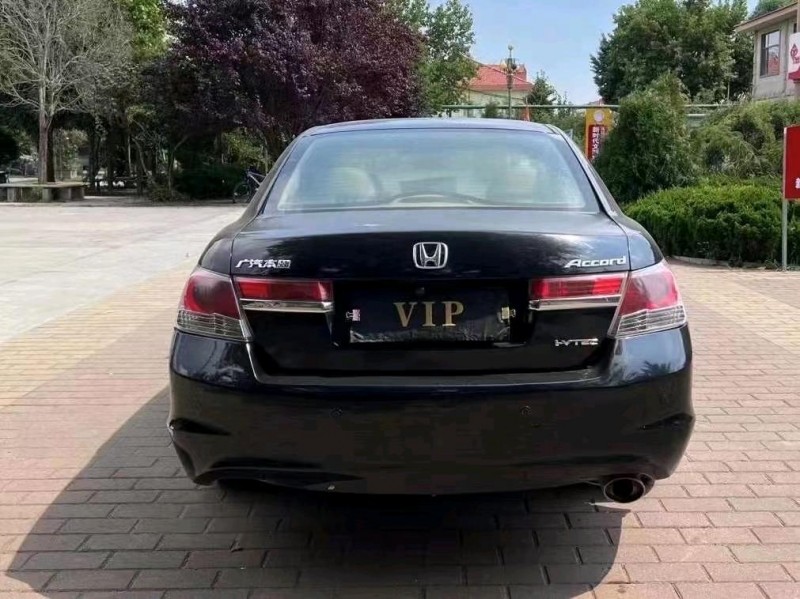 青岛11年本田雅阁6