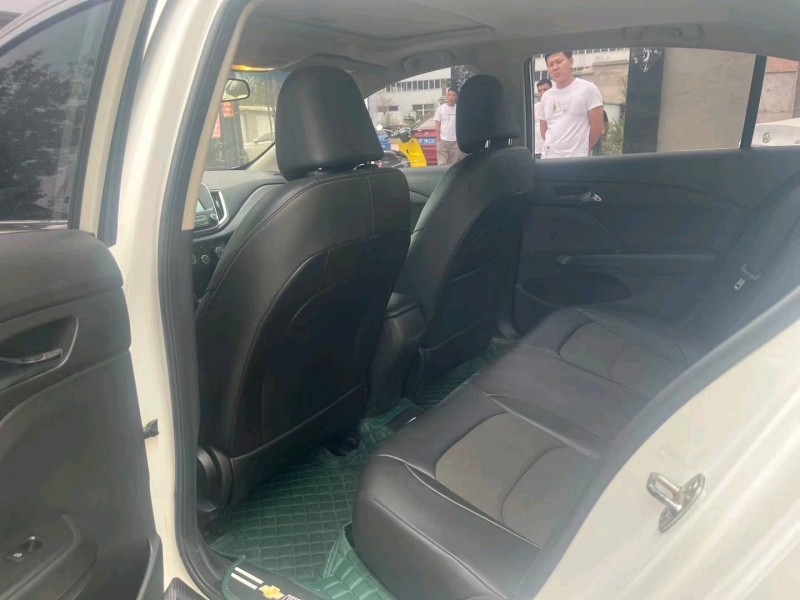 保定19年雪佛兰科沃兹8