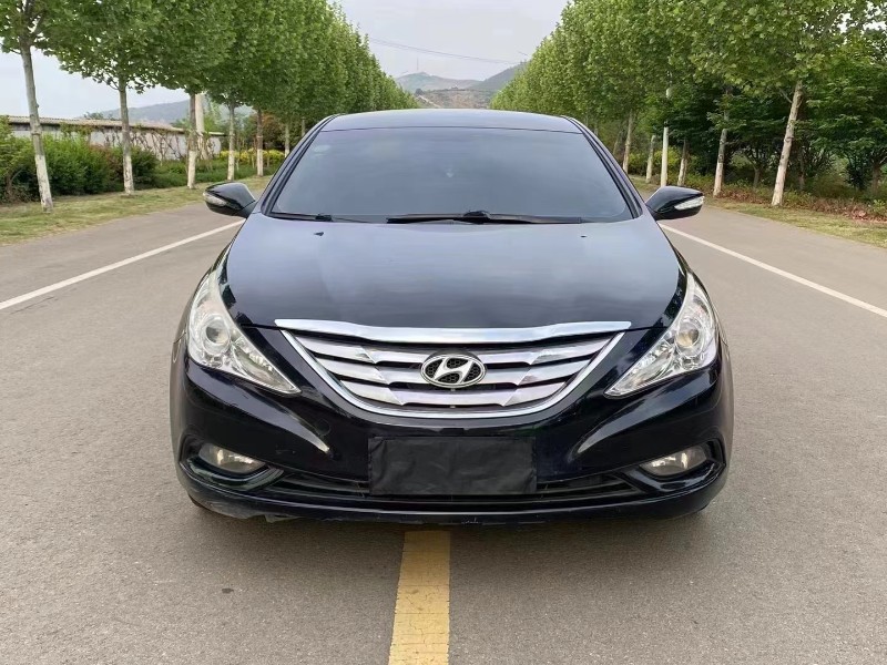 徐州13年现代索纳塔八1