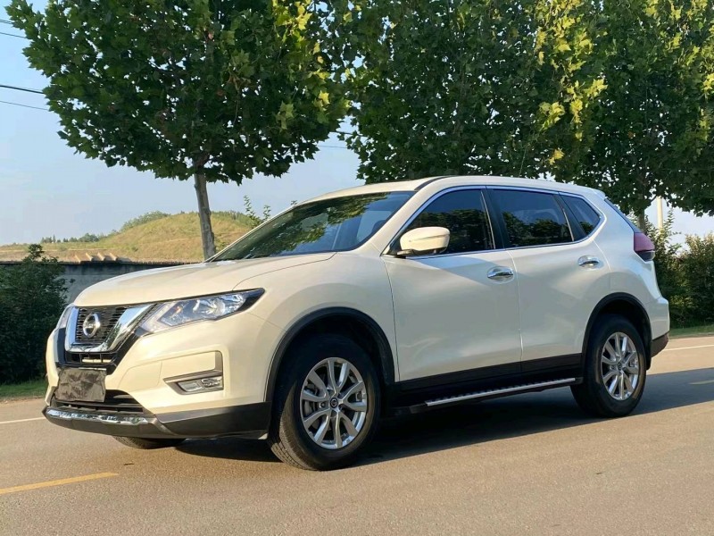 徐州21年日产奇骏8