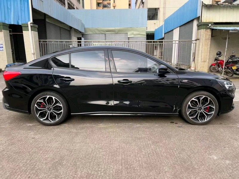 中山21年福特福克斯2