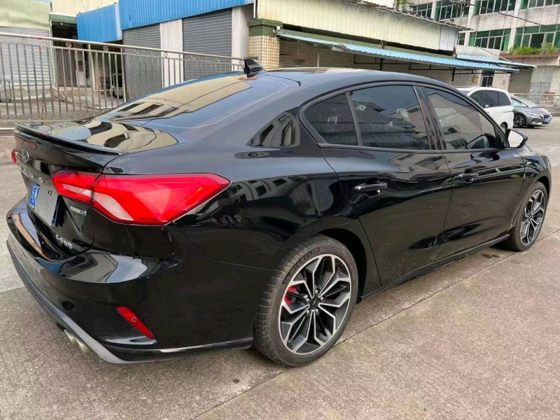 中山21年福特福克斯6