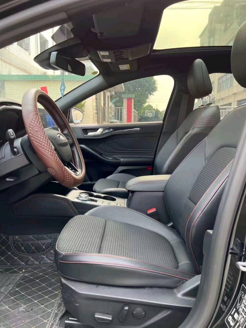 中山21年福特福克斯9