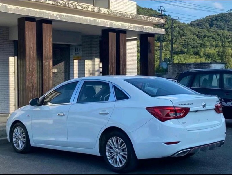 济南16年别克英朗4