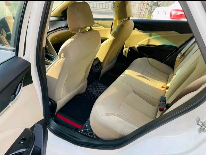 济南16年别克英朗1