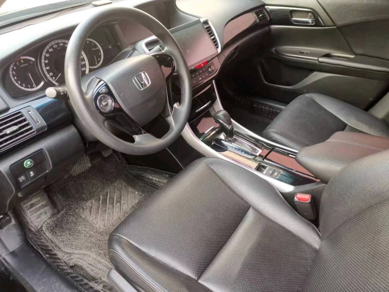 徐州16年本田雅阁3