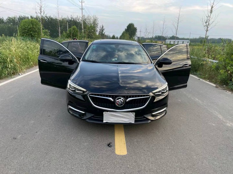 徐州18年别克君威8