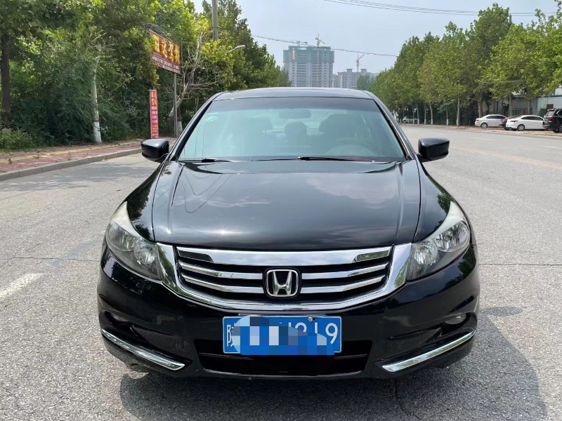 保定13年本田雅阁1