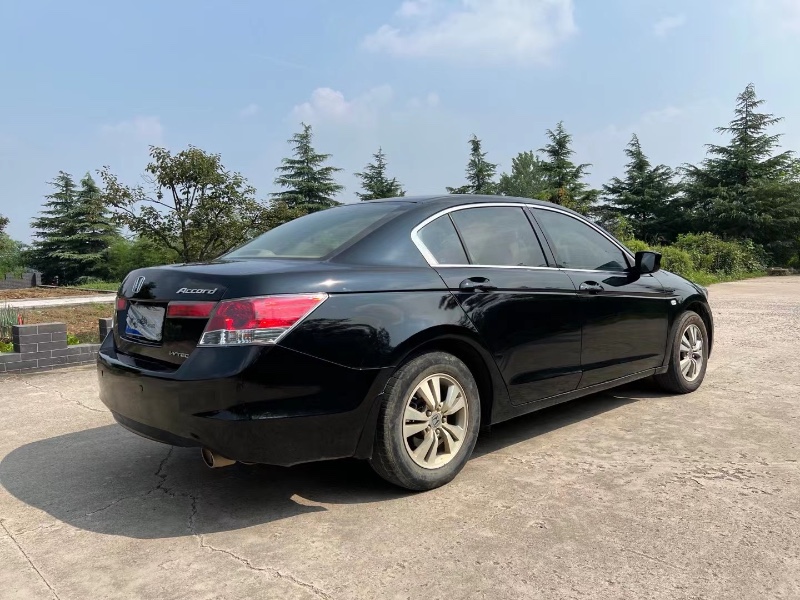 青岛10年本田雅阁8