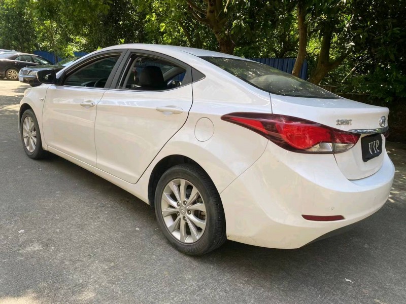 北京17年现代朗动8