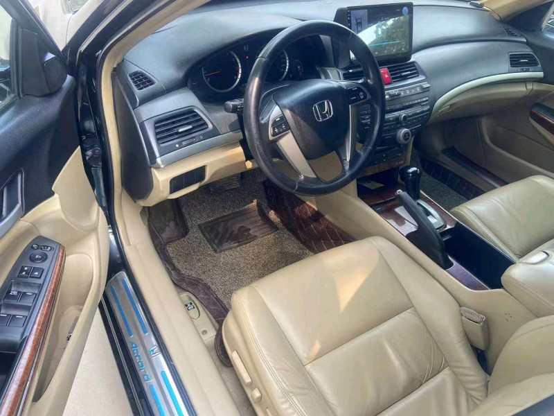 保定12年本田雅阁8