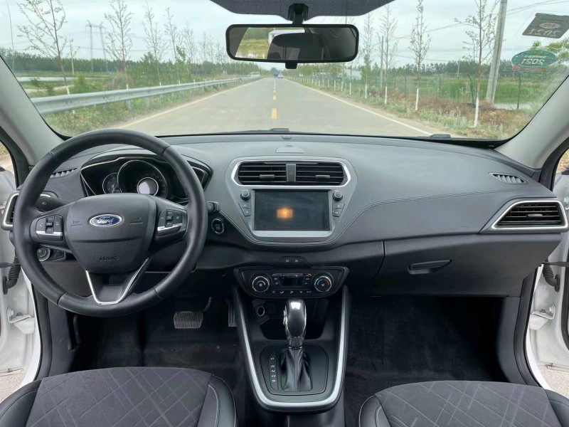 徐州19年福特福睿斯3