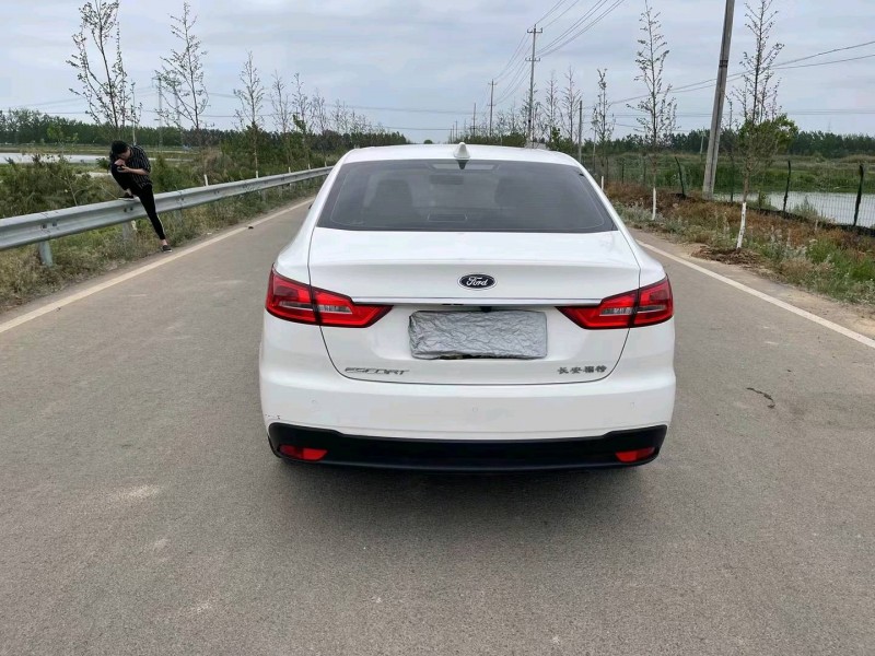 徐州19年福特福睿斯1