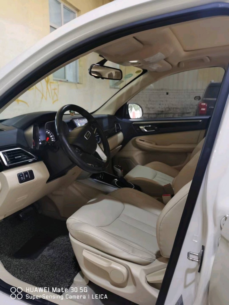 保定17年众泰大迈X56