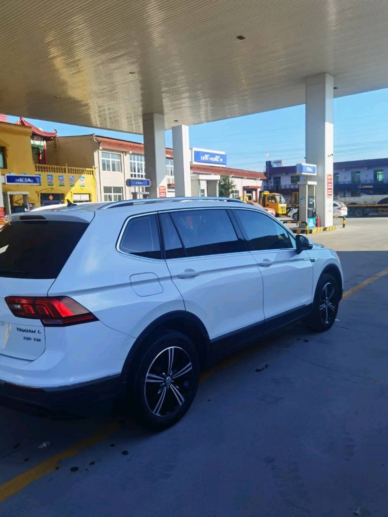 保定19年大众途观L7