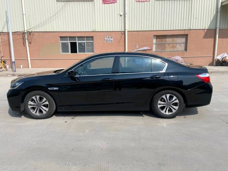 东莞16年本田雅阁8