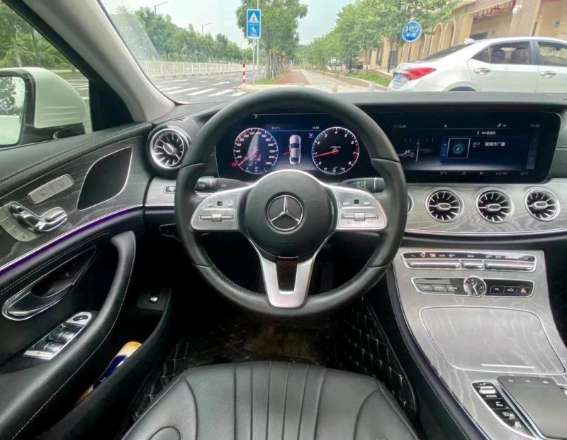 广州19年奔驰CLS5