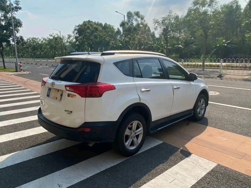 广州14年丰田RAV41