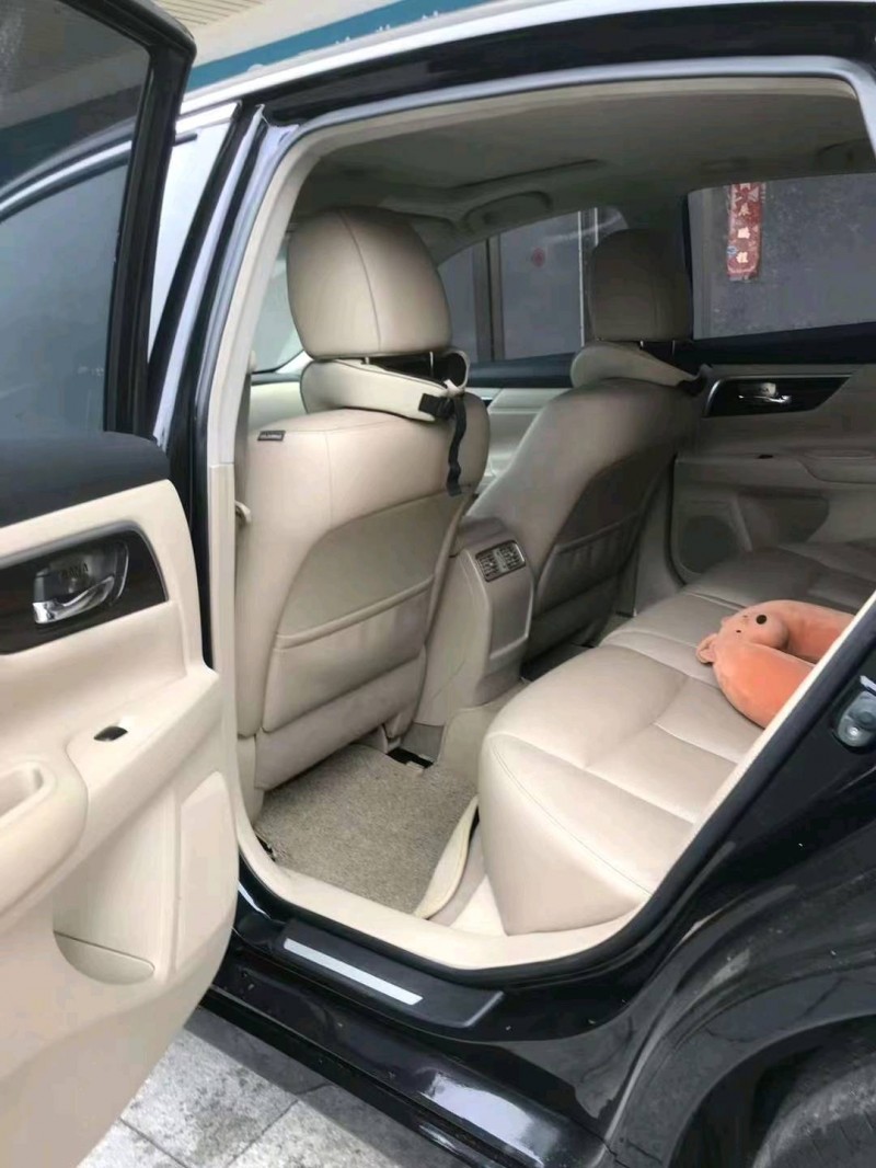 济南16年日产天籁5