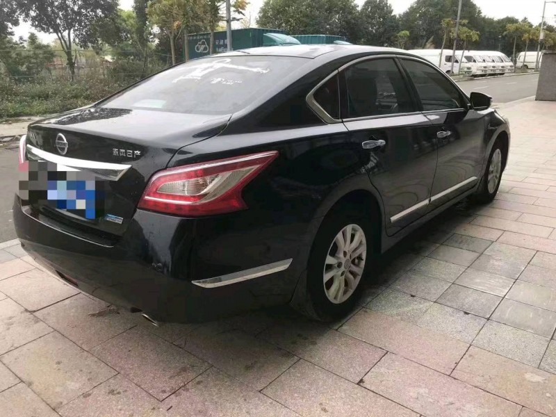 济南16年日产天籁3