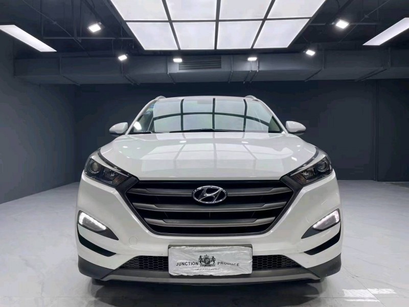 成都16年现代途胜1