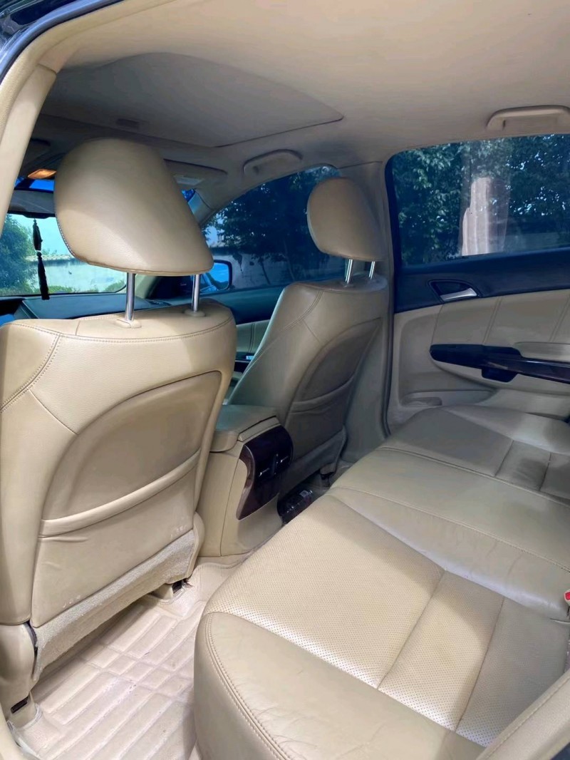 徐州13年本田雅阁5