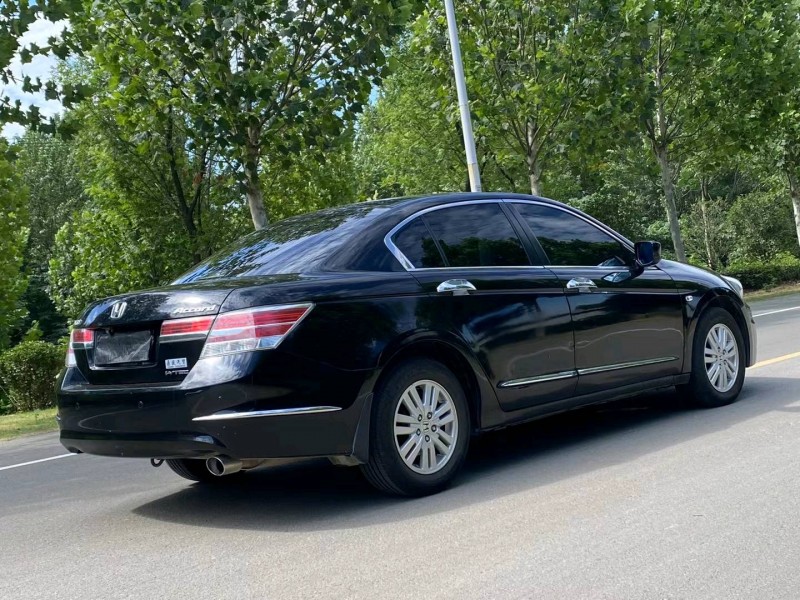 徐州13年本田雅阁3