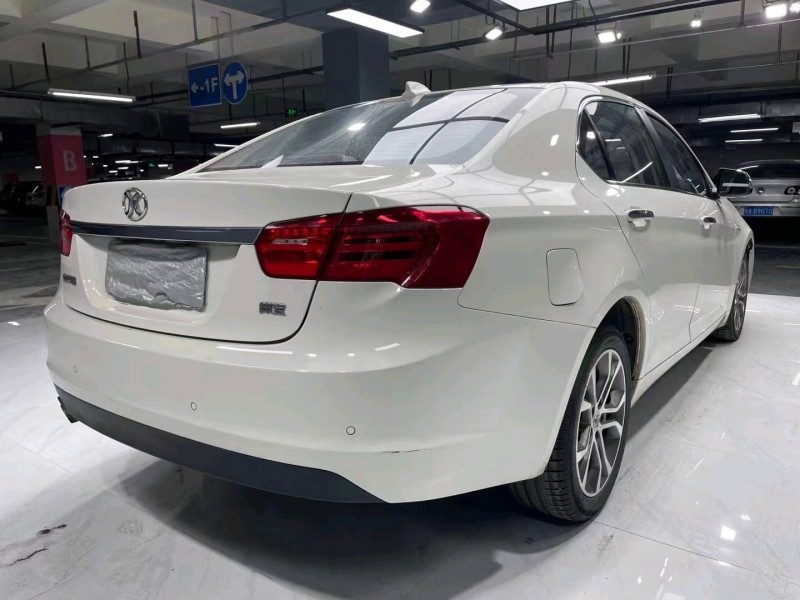 成都20年北汽绅宝D705