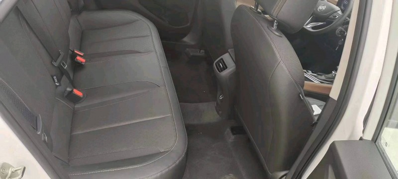 枣庄22年别克威朗8