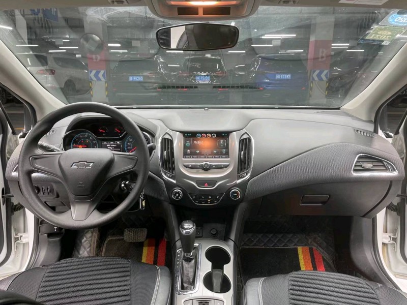 成都19年雪佛兰科鲁兹5