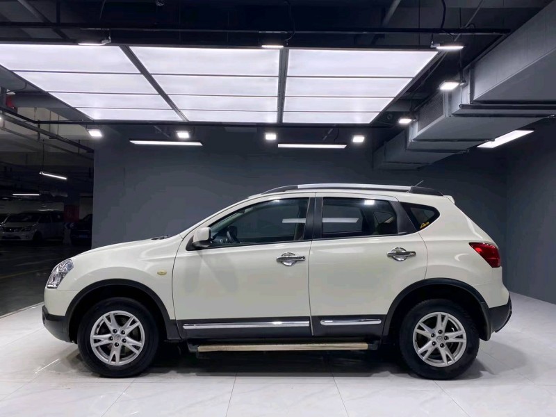 成都14年日产逍客6