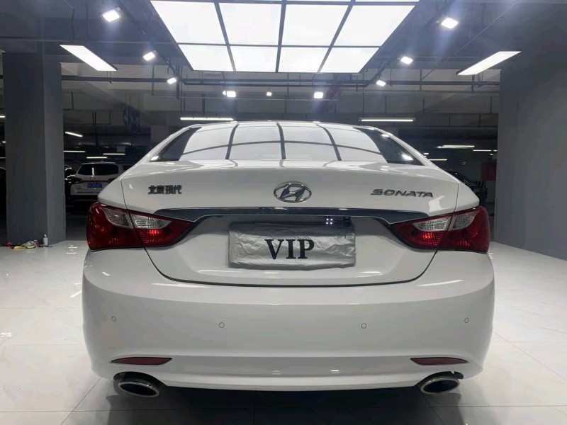 成都15年现代索纳塔八8