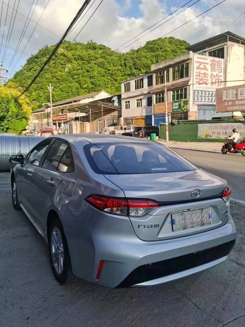 安顺22年丰田雷凌2