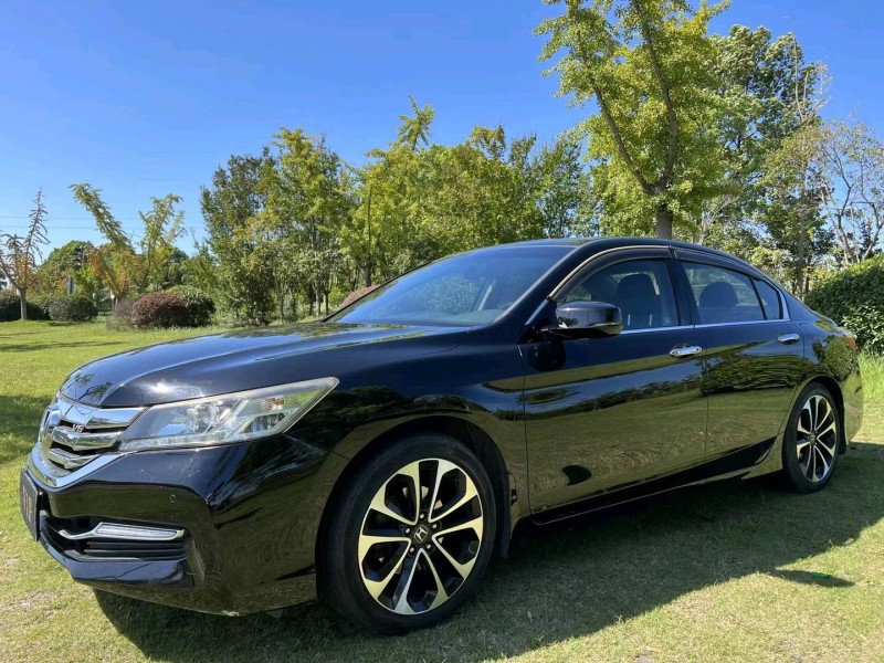 泰州15年本田雅阁8