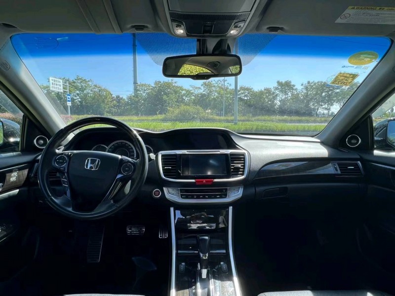 泰州15年本田雅阁6