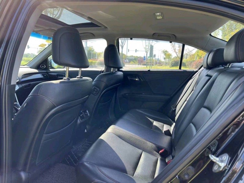 泰州15年本田雅阁5