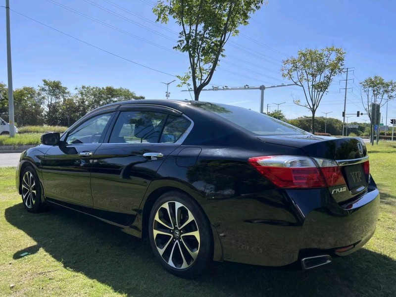 泰州15年本田雅阁3