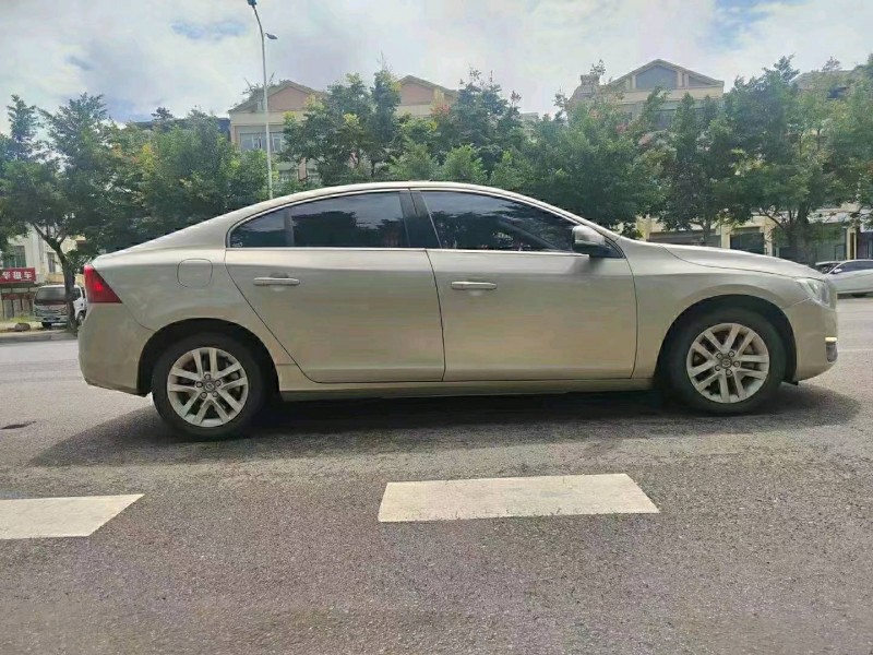 安順17年沃爾沃S60L4