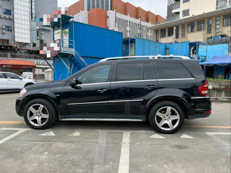 广州12年奔驰GL8