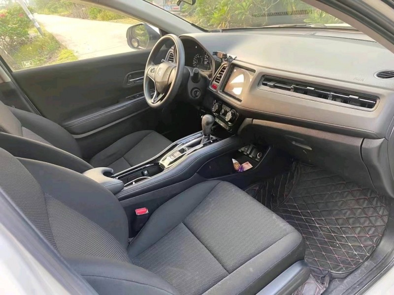 中山16年本田缤智5