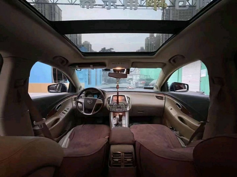 邢台14年别克君越4