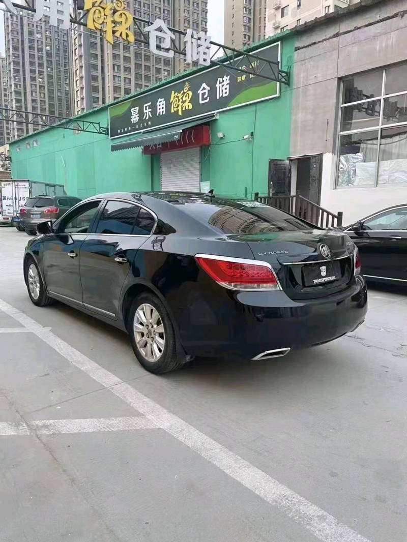 邢台14年别克君越8