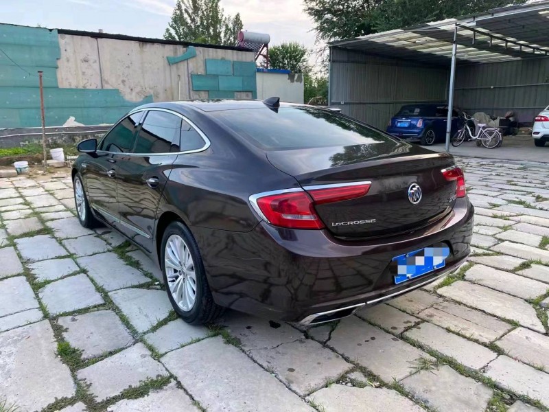 邢台17年别克君越9