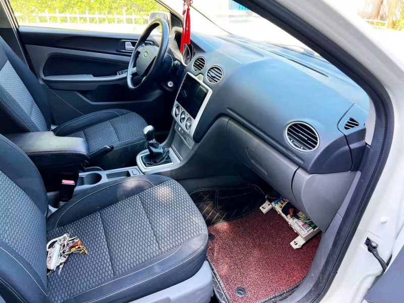 潍坊15年福特福克斯6