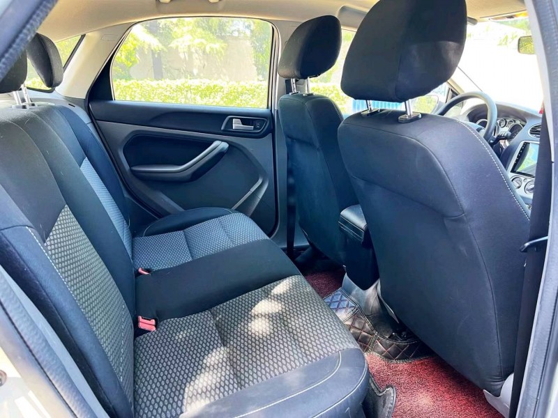 潍坊15年福特福克斯5